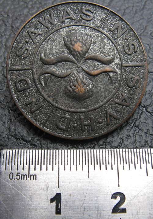 SA Women's auxiliary services pin badge.