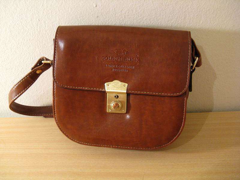 GOLDEN DUCK LEATHER COLLECTION MODAITALIA. INCLUDES KEY. (CR37)