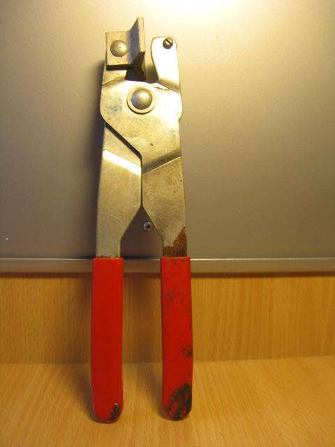 MOSAIC TILE CUTTERS. L 21cm. P&P=R20. (CR6)