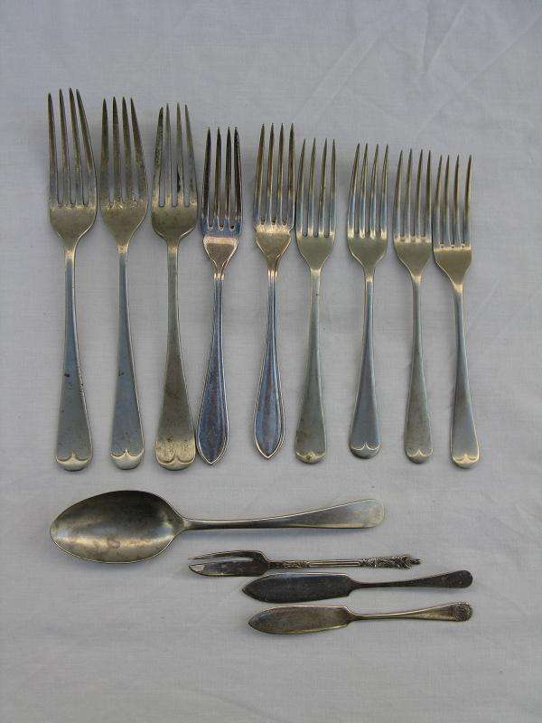 MIX CUTLERY COMBO. 13 UNITS. VARIOUS. L OF THE LONGEST ITEM 19.5cm.