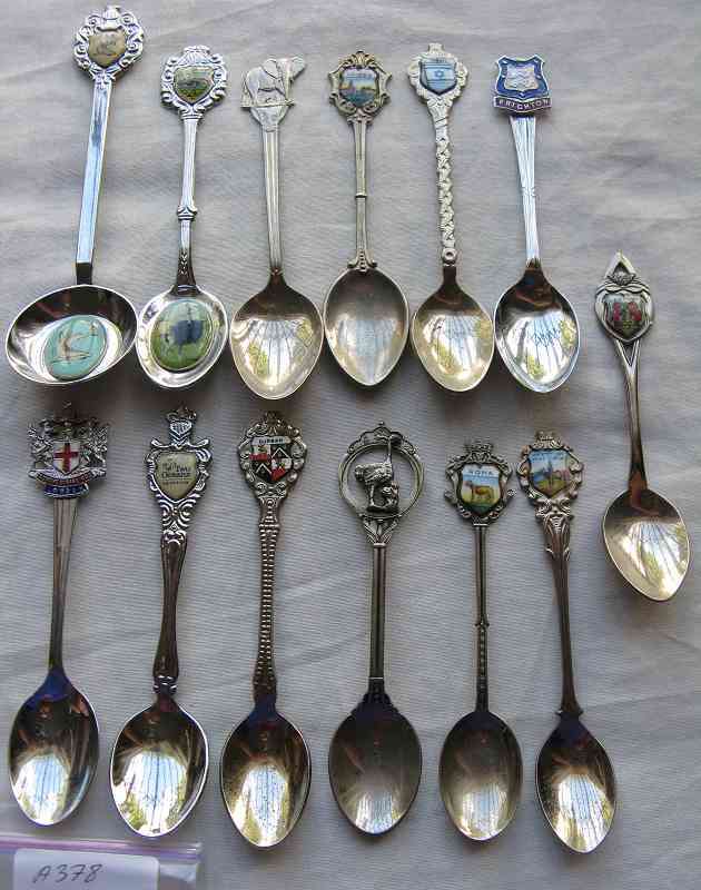 T-SPOON SOUVENIR COMBO. 13 UNITS. L= +/- 11.5cm.