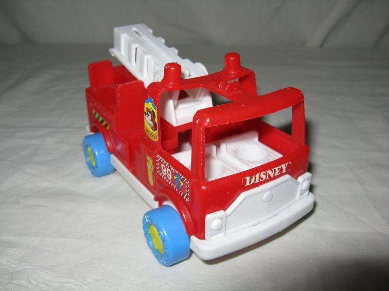 DISNEY ARCO FIRETRUCK. L 14cm  x H 8cm. WEIGHT=+/-90g.