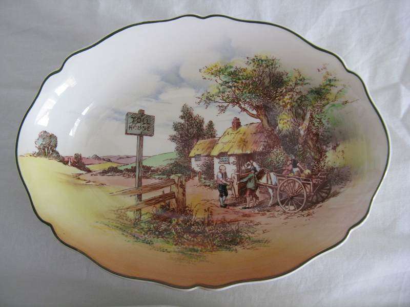 MADE IN ENGLAND ROYAL DOULTON RUSTIC ENGLAND LARGE PLATE. WEIGHT=+/-600g. L 28cm x W 20.5cm x H 5cm.