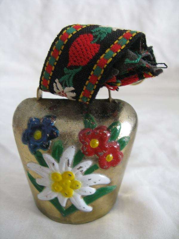 METAL COW BELL MINIATURE. H 7cm.