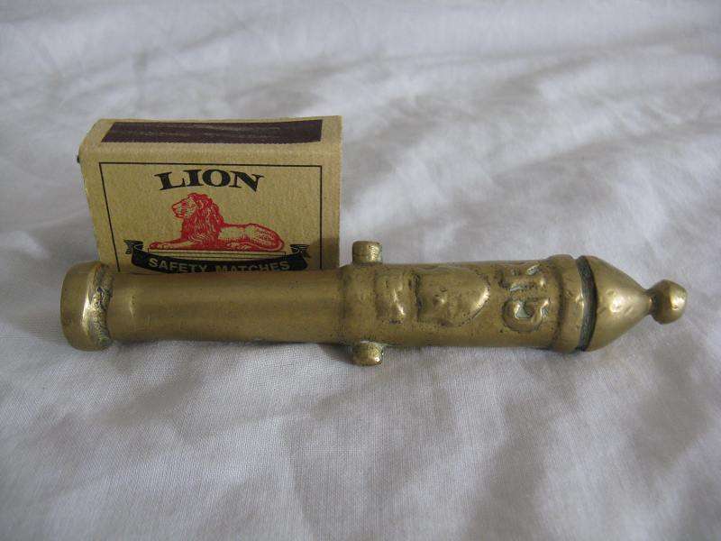 SOLID BRASS CANNON GUN. L 12.5cm.