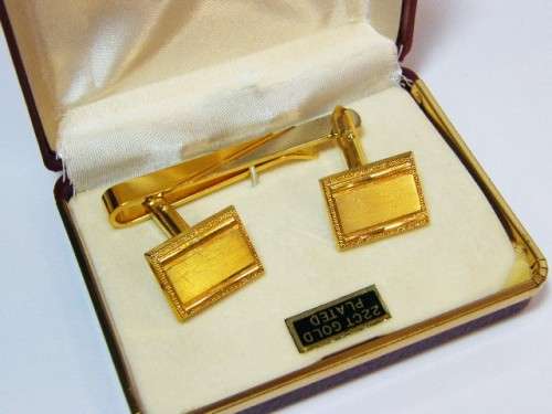 Set of vintage 22ct gold plated cufflinks & tie clip set in box - as per photo