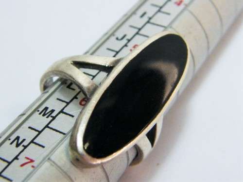 Vintage sterling silver ring with Onyx - weighs 4.4g - size L - as per photo