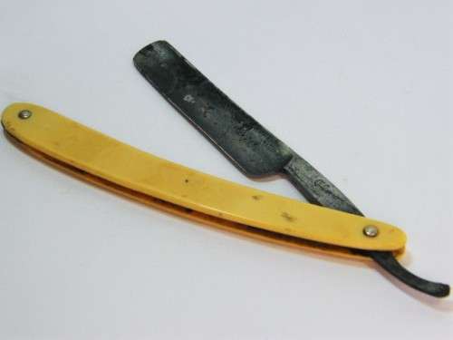 Vintage Clauss cut throat razor - as per photo
