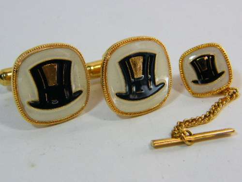 Vintage set of cufflinks & tie clip - as per photo