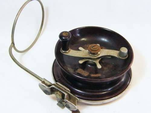 Vintage Alvey 500/C1 fishing reel with bakelite spool by Charles Alvey & Son - spool cracked