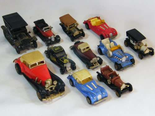 Lot of 11 vintage toy cars - well used - @ CRAZY R1 start