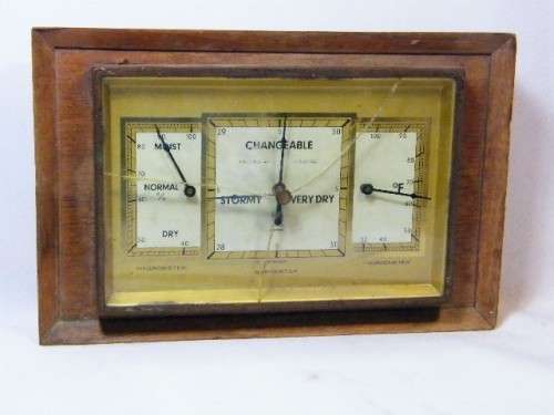 Vintage 3 in 1 weather station - hygrometer, barometer & thermometer - glass cracked