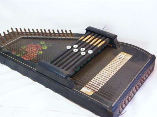 Vintage Autoharp musical instrument