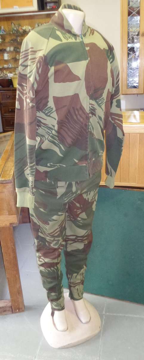 Rhodesian Army camo tracksuit - Size Large - belonged to PATU group leader - excellent condition