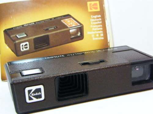 Vintage Kodak Trimlite Instamatic 18 camera with booklet