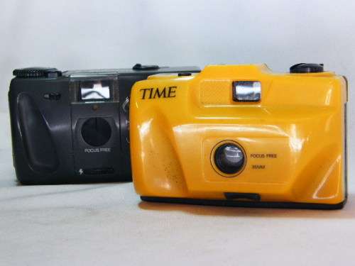 Lot of 2 vintage 35mm cameras