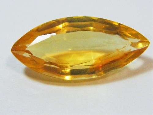 Honey yellow citrine of 6.25 carat - 10 x 20mm
