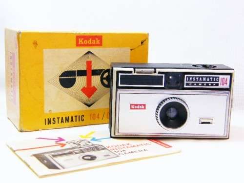 Kodak instamatic 104 camera with leather pouch & original box