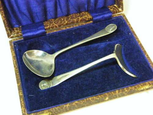 Vintage silverplated baby feeding spoon set - unusual curved front