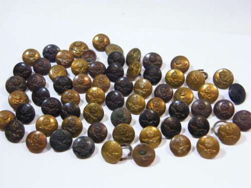 Lot of more than 60 SA Air Force buttons with King's Crown