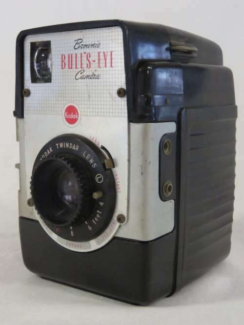 Kodak Eastman Brownie Bull's-eye 620 film camera - minor damage to case bottom