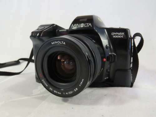 Minolta Dynax 7000i classic AF 35mm camera with Minolta AF 35-80mm 1:4 zoom lens - in pouch