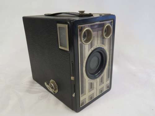 Kodak Eastman six-16 Brownie Junior box camera (USA)
