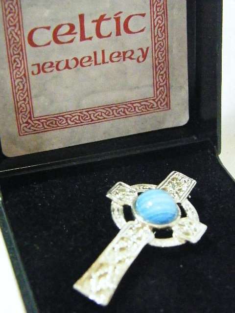 Vintage Celtic jewellery brooch