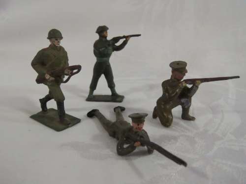 Lot of 4 vintage German lead soldiers