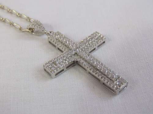 Sterling silver cubic zirconia cross pendant with sterling silver chain - Weighs 7.7 grams