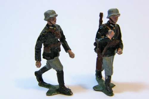 Lot of 2 German lead soldiers marching
