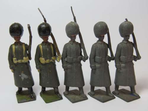 Lot of 5 British lead soldiers - some painted