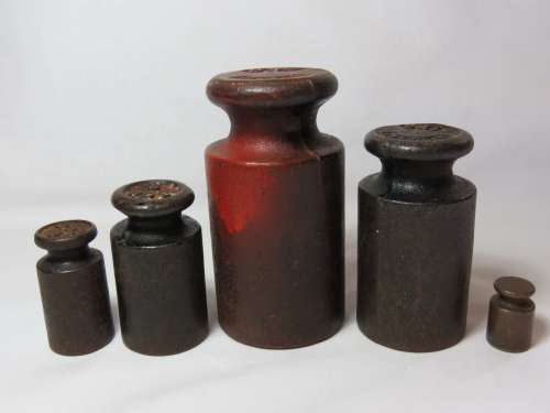 Set of 5 vintage scale weights