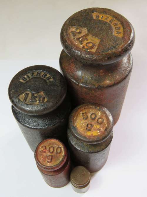 Set of 5 vintage scale weights