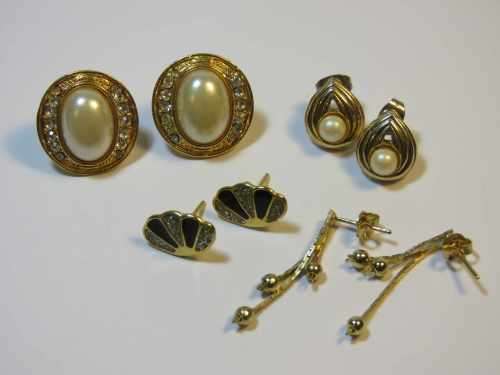 4 Pairs of vintage costume earrings