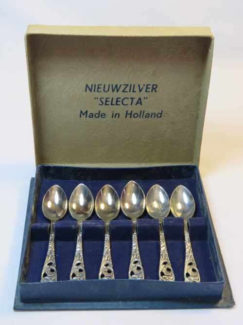Nieuwzilver "Selecta" spoon set made in Holland