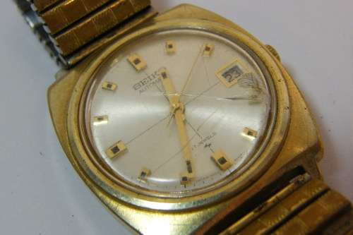 Vintage Seiko automatic mens watch - working - glass cracked