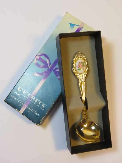 Eetrite 24ct gold plated stainless steel sugar spoon in box