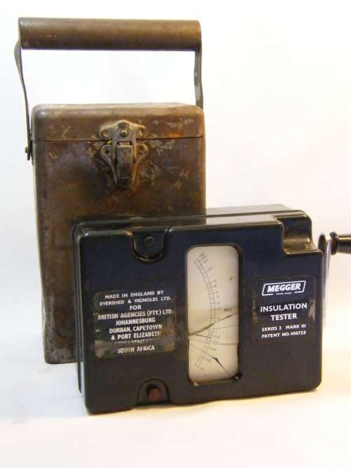 Vintage Megger Insulation tester series 3 mark 3 - hand crank - with metal tin