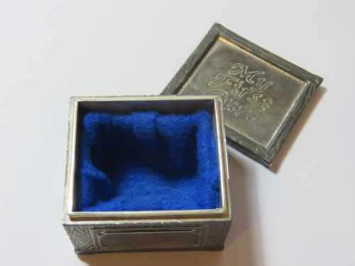 "My first curl" trinket box