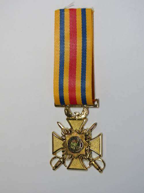SA Police service gold medal cross for bravery medal