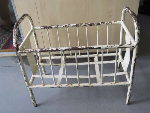 Vintage metal dolls bed