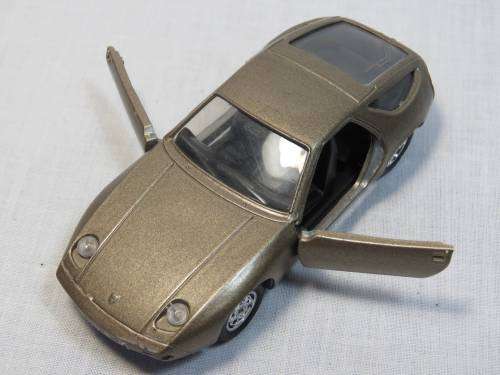 Solido Porsche 928 model car - Scale 1:43