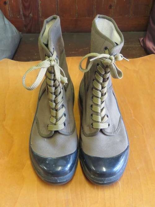 Pair of BOVA military style  canvas boots - Size 9