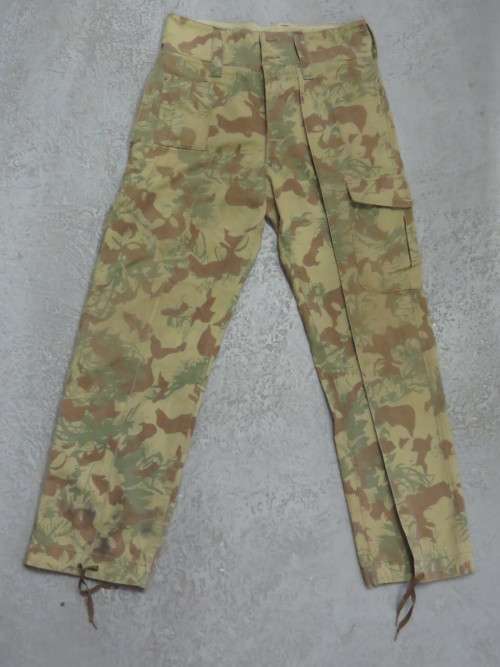 Koevoet Camo combat trousers - 2nd pattern - Some small holes on back - Sizes in description
