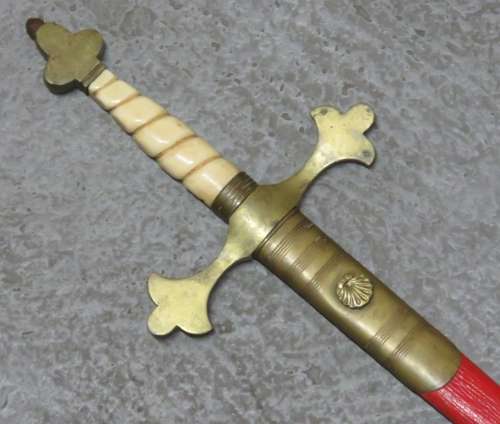 Masonic sword by G.Kenning and Son with red scabbard - Brass and bone handle