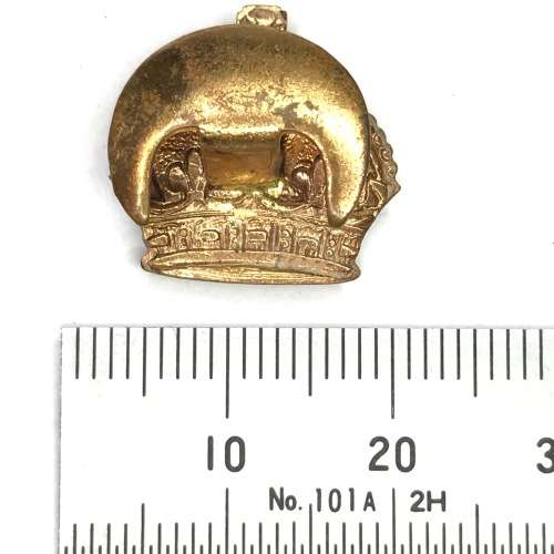 British Army King`s crown button hole badge