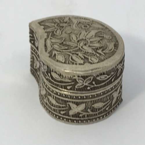 Small silver snuff box - No hallmarks visible - 14.2grams