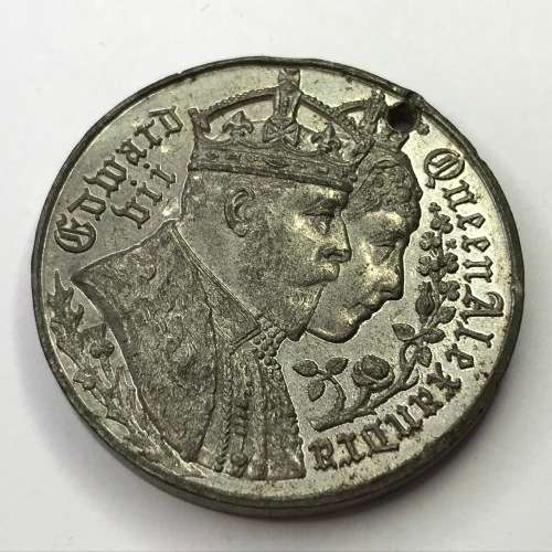 1902 Kind Edward 7 and Queen Alexandria coronation medallion - no ribbon