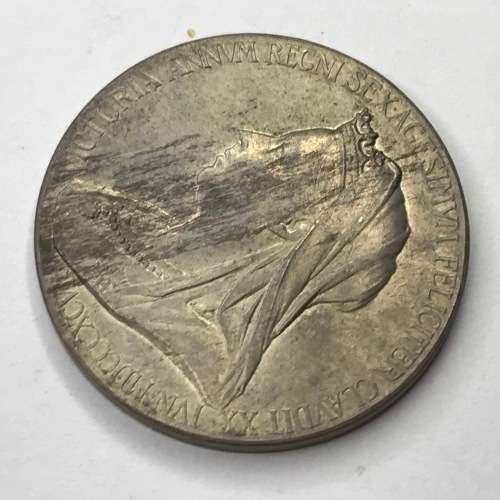 Small silver Victoria Diamond Jubilee medallion 1897 In original Royal mint package - top condition